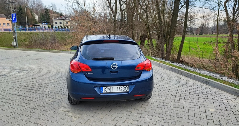 Opel Astra cena 21000 przebieg: 248365, rok produkcji 2009 z Miechów małe 211